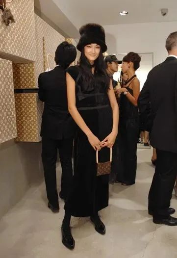 lv路易威登成都,lv和川久保玲的联名