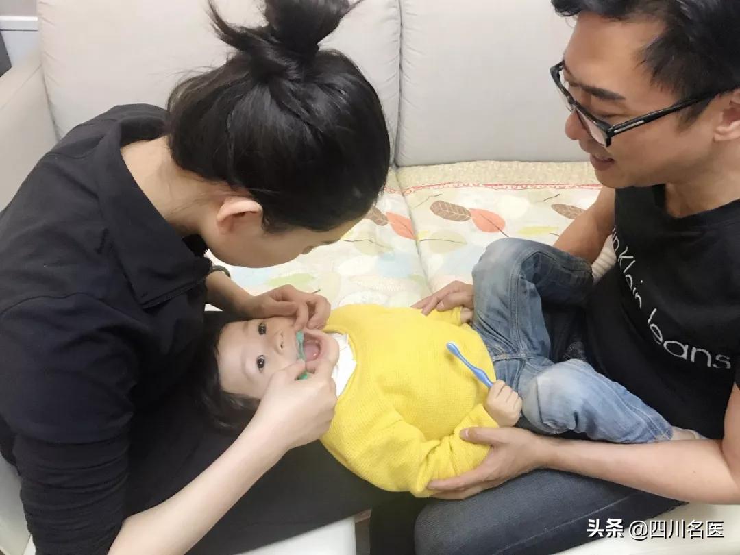 1岁宝宝只长4颗牙而且牙都坏了,小孩1岁半才长出4颗牙齿正常吗