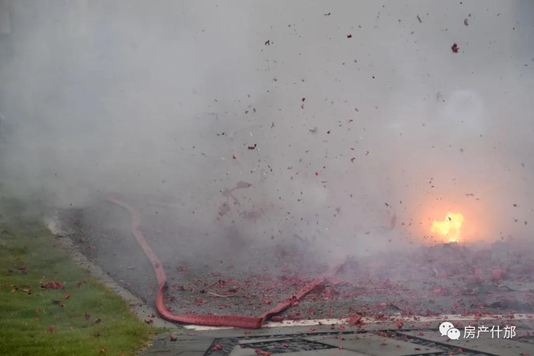 什邡多家本土开发商、施工方齐聚城西这栋叠拼内,所为何事?