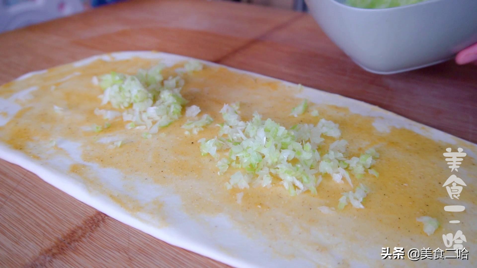 千层葱花饼怎么做酥脆松软有层次,千层葱花饼怎么做可以放冰箱保存