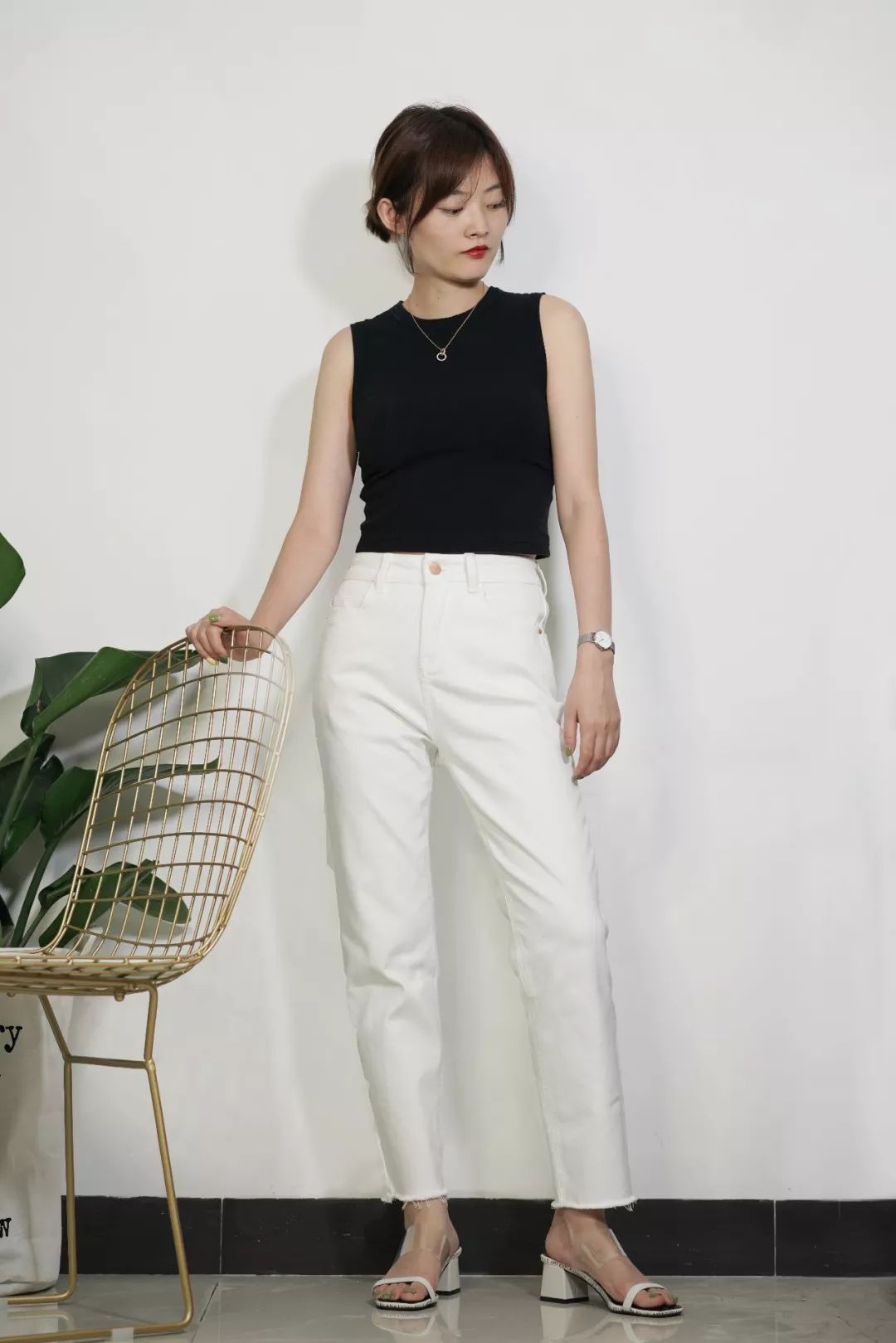 我试了九条白色牛仔裤,这四条太太太好穿了!