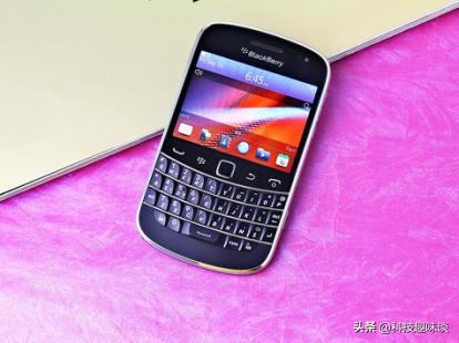 经典机皇黑莓9900,黑莓q20和9900哪个好