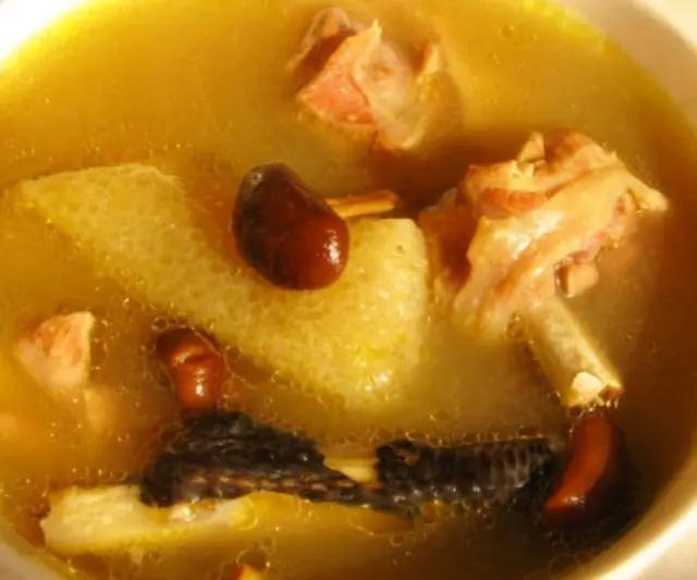 新鲜竹荪菌炖汤最佳做法,竹荪被称为菌中皇后