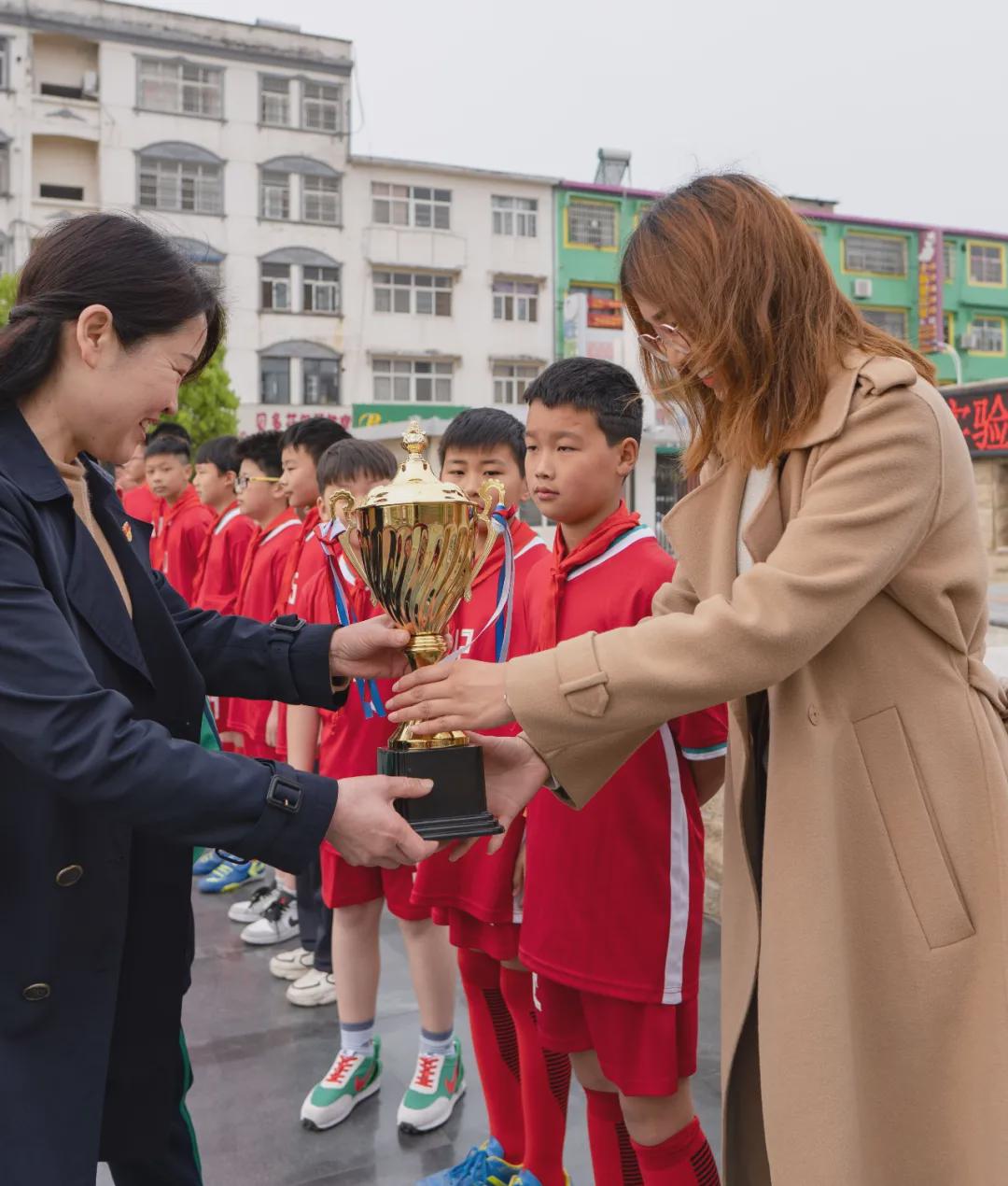 淮滨足球比赛小学生,淮滨县实验学校足球比赛