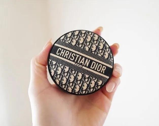 dior小羊皮气垫和ysl羽毛气垫,dior新款花秘气垫