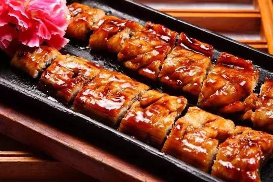 蘸生鱼片用芥末调的蘸料,吃生鱼片为什么拌芥末吃不腻