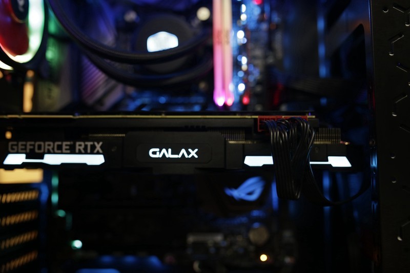 贫穷限制了想像，跑分64万烧包主机扫雷卡不卡？