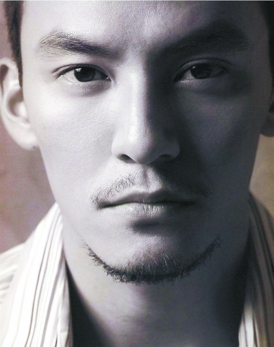 喜宝为了生存努力挤进上流社会 (电影喜宝桥段)