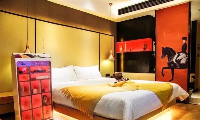 普通人快速逆袭的四大狠招,快速翻身的小生意