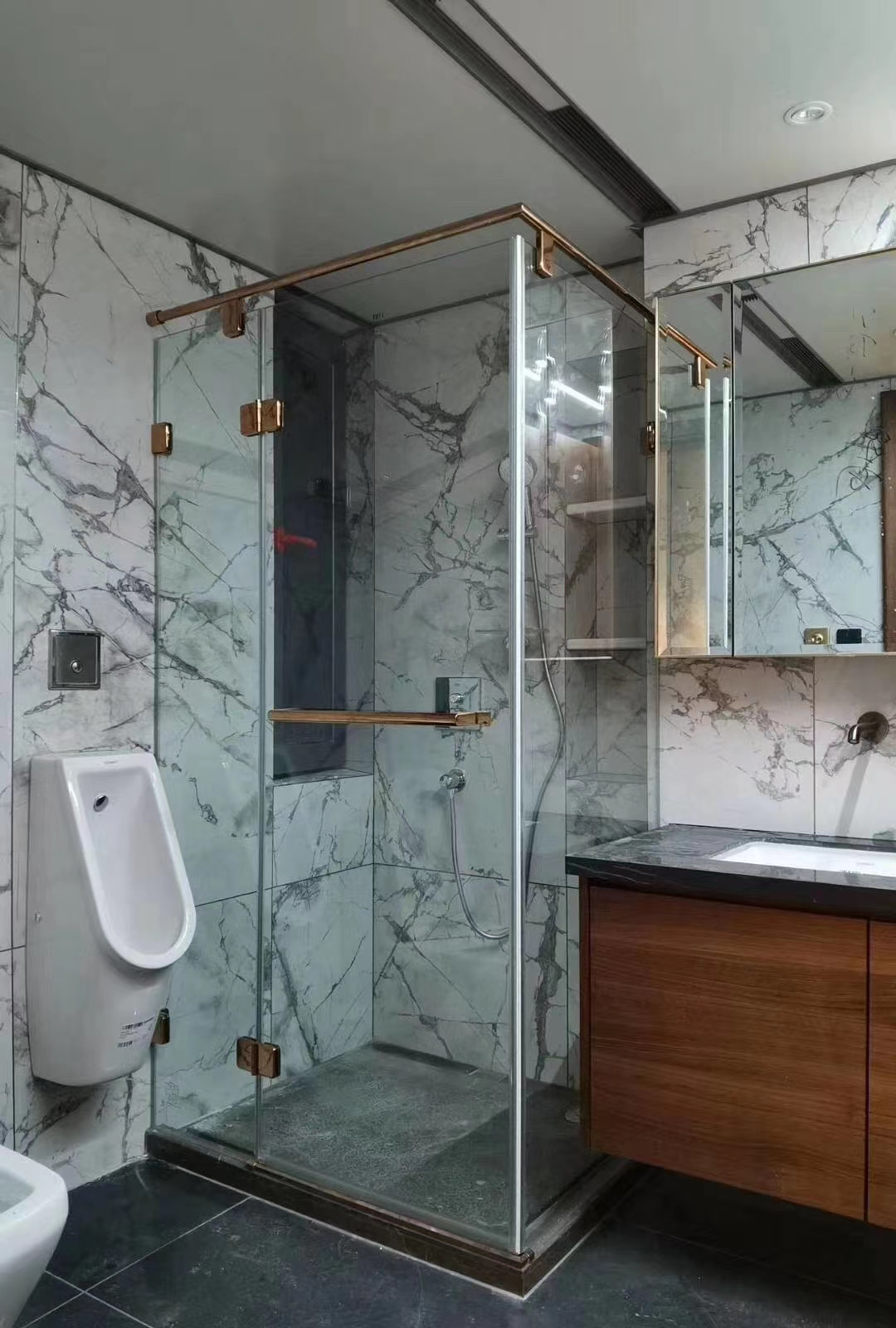 德立淋浴房优点和缺点,德立淋浴房品质介绍