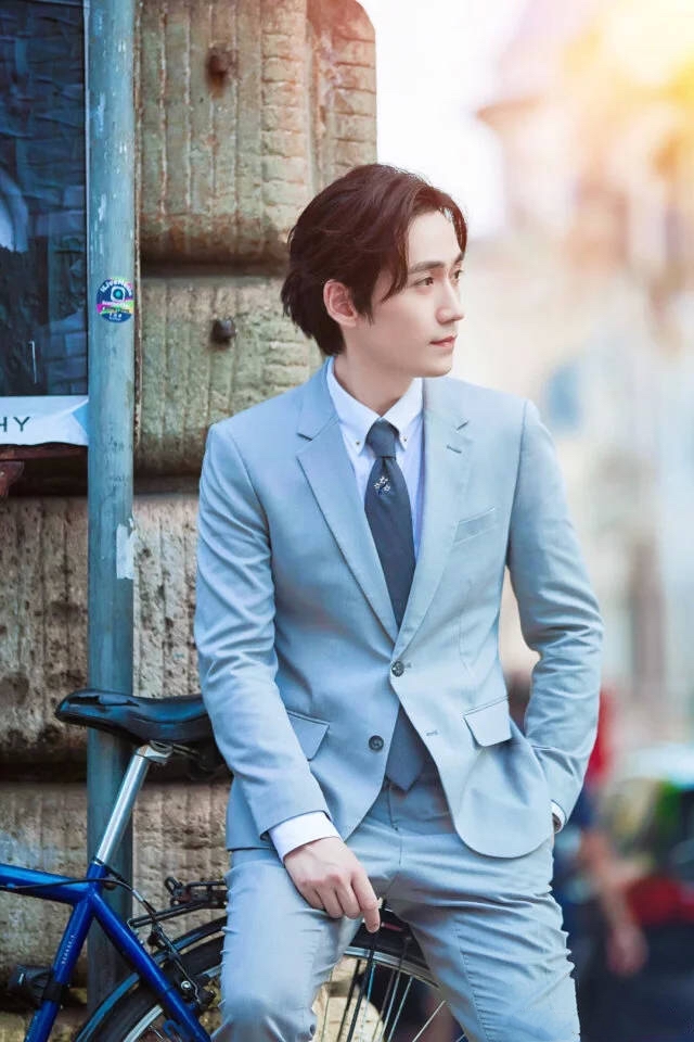 朱一龙绝美神图壁纸,朱一龙绝美镜头壁纸最新