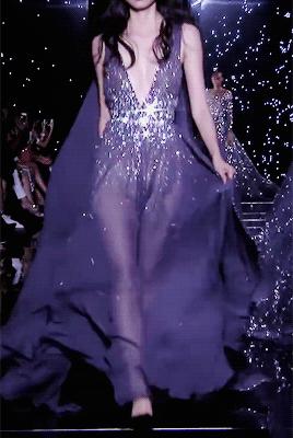 刘亦菲走红毯穿的礼服 (刘亦菲结婚了吗2017)