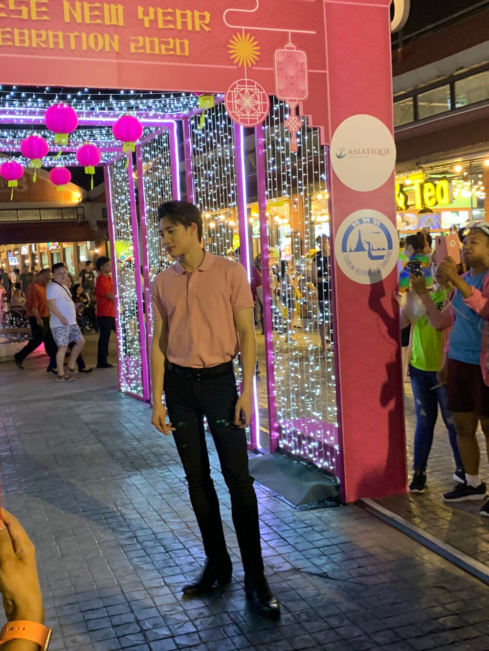 他泰让人一眼万年的外观:妞的鼻尖痣泡芙的笑眼文总的手