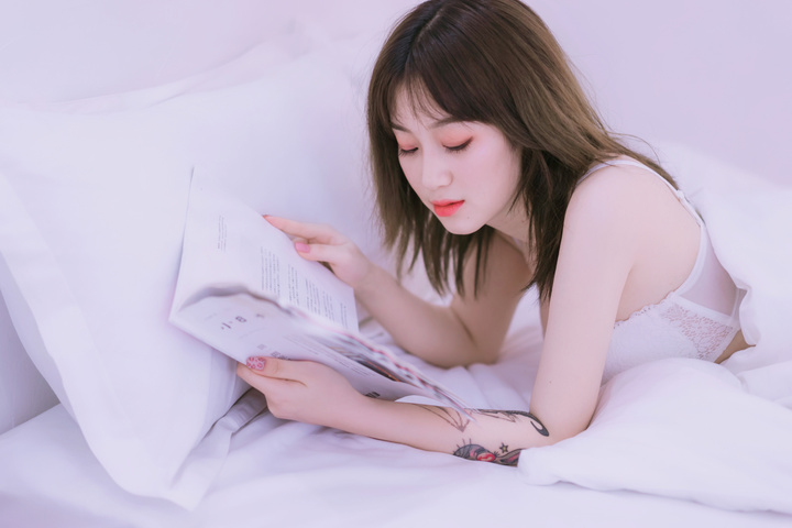 女模特在海边拍写真,19岁女模特图片写真