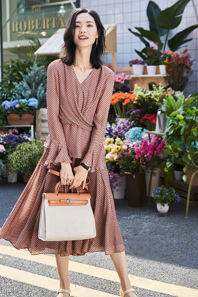 有了装备进入无敌状态,有套装了还需要变卡么