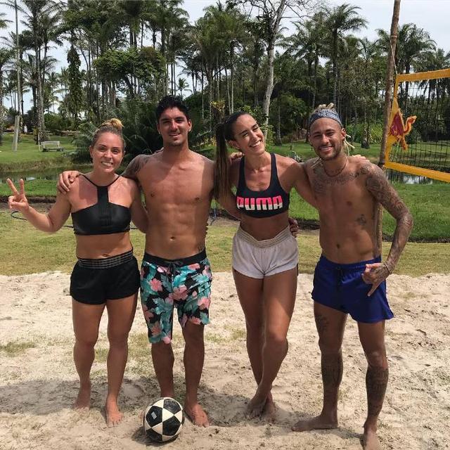 梅西怼范加尔混剪,内马尔社交媒体调侃梅西图片