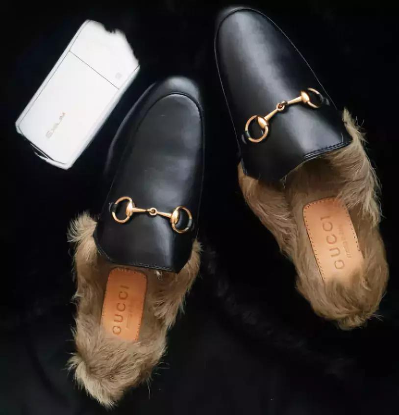 迪奥戴妃包掉皮,dior戴妃包红色掉色吗