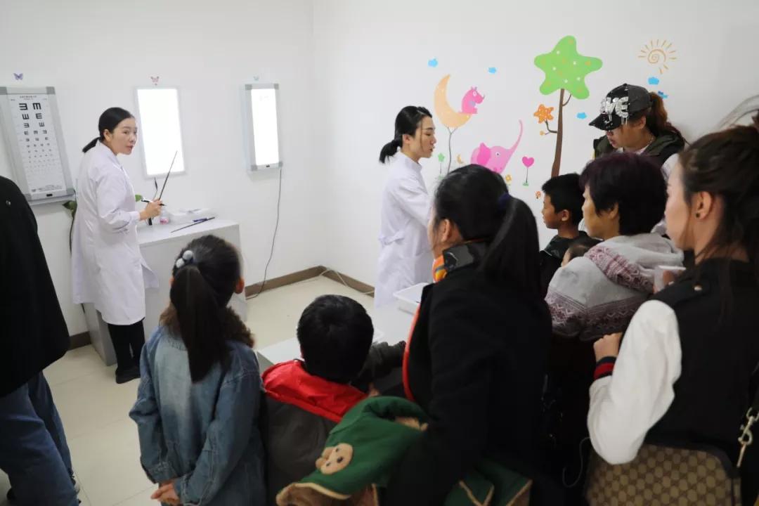 邓如芝眼科专家,邓如芝医生