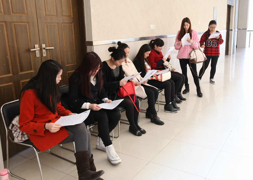 大四学生面试遇潜规则,大四面试时需要提哪些问题