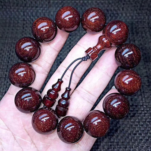 各种木质手串对人体的作用,对人体有益的木质手串