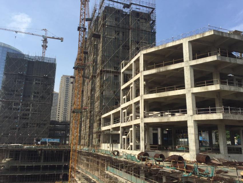 买到烂尾楼怎么搞横幅,烂尾楼挂横幅怎么上楼挂