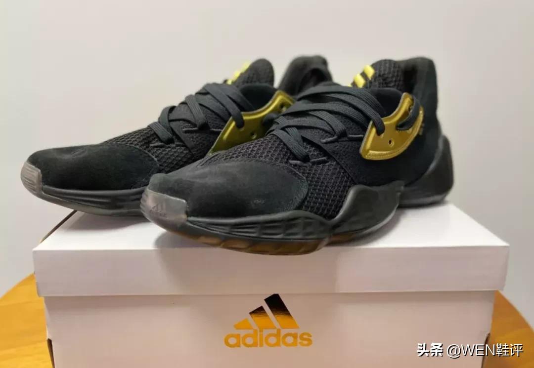 小体重打球该买什么鞋,小体重买羽毛球鞋应该注意什么