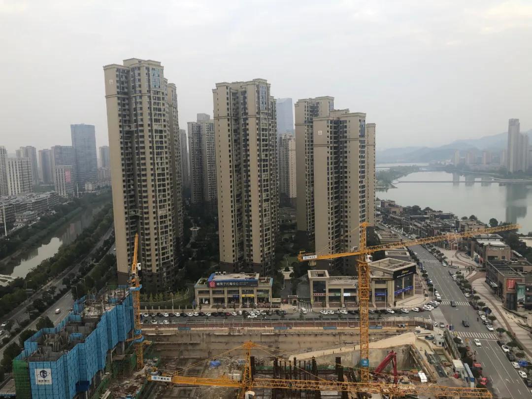 中建梅溪湖中心一线湖景房,137平房子公摊多少