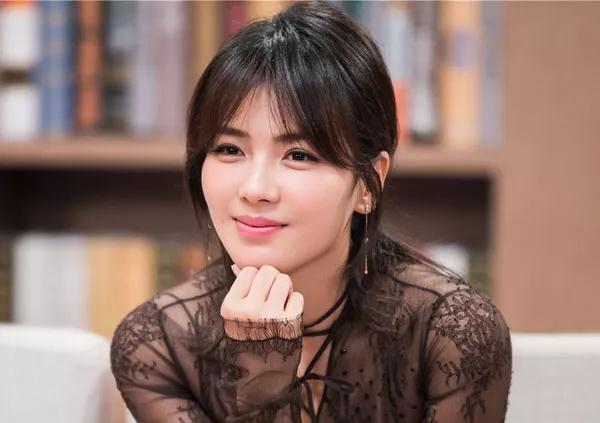 卷发老气怎么补救,直发显年轻卷发显老气