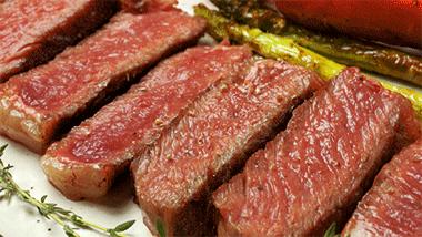 在家做牛排比西餐厅还好吃试试吧,在家也能做出美味的牛排的说说