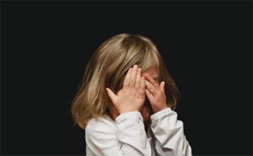 孩子胆小懦弱被欺负如何教,孩子胆小总是被小朋友欺负怎么办