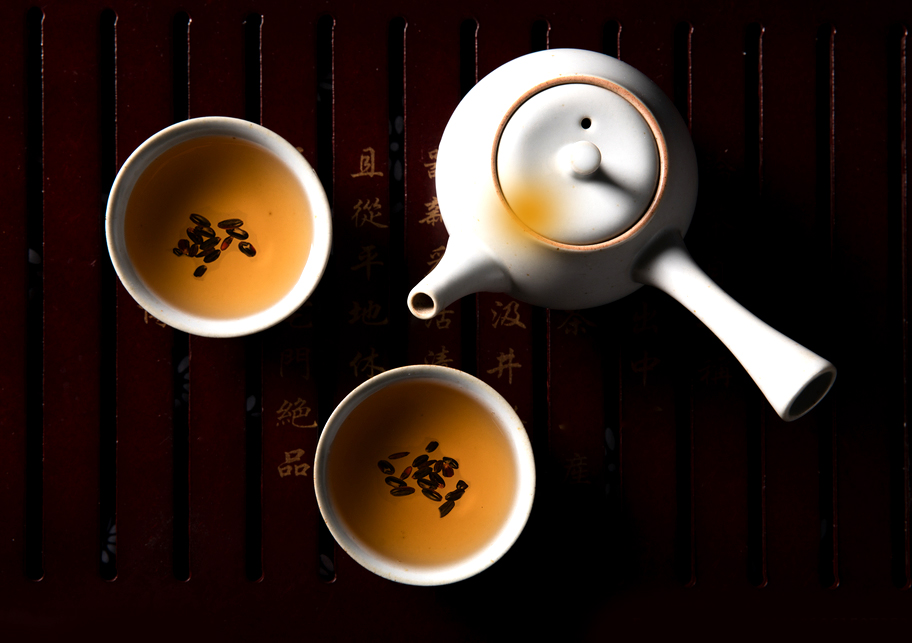 一杯小麦茶,一杯小麦