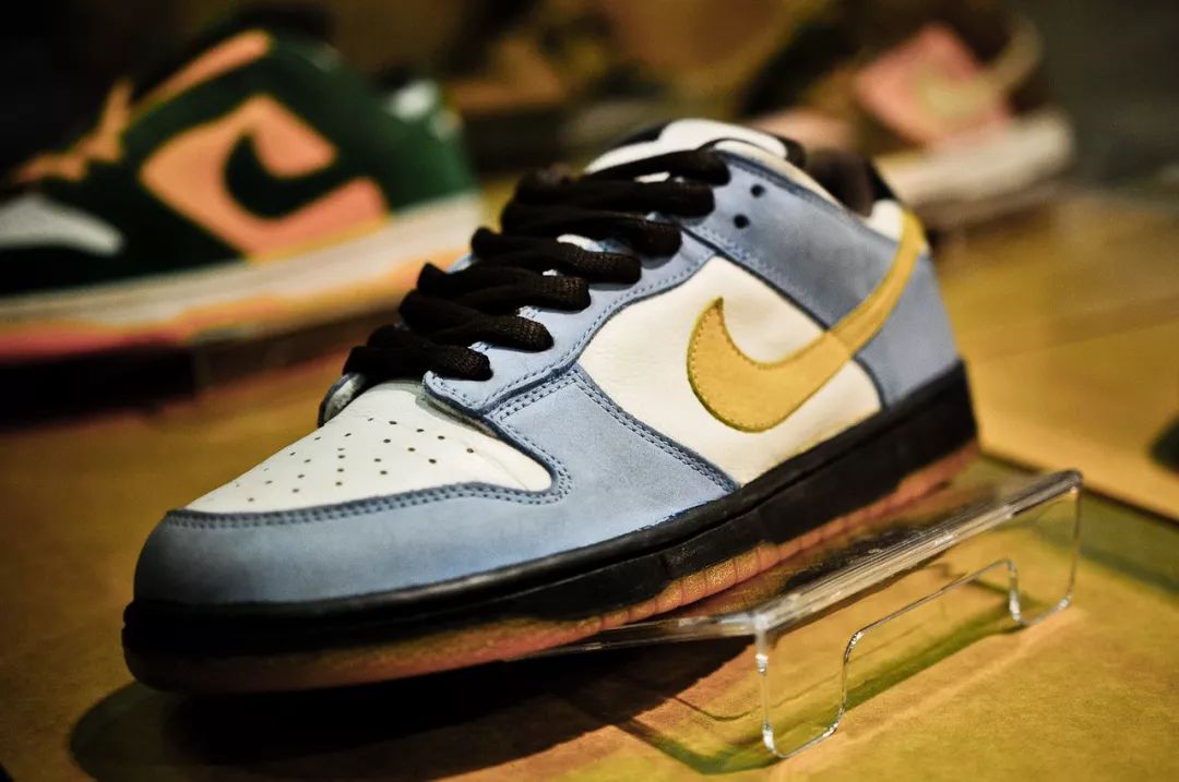 权志龙鞋带系法2.0,权志龙联名nike白鞋鞋带怎么系