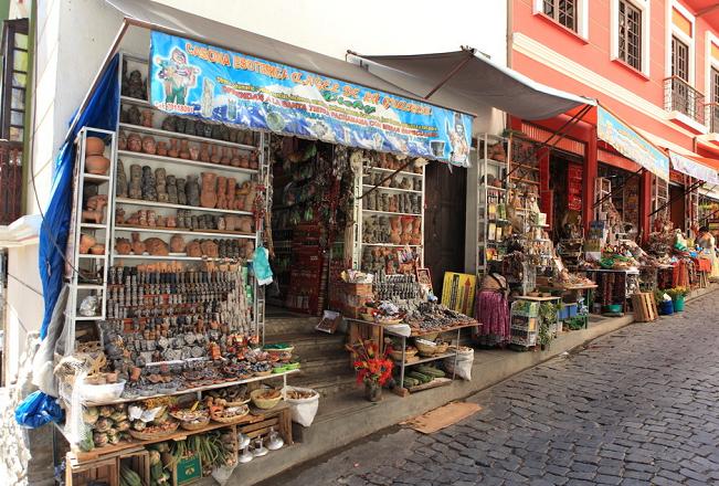 世界上唯一的“女巫市场”，售卖的东西千奇百怪，常人无法理解