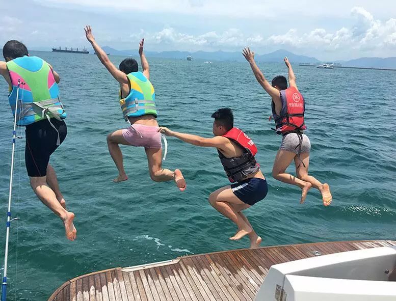 在三亚，如何花很低的价格，玩高大上的游艇帆船？