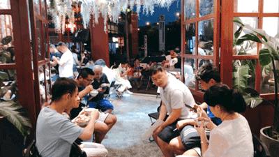 网红“爸爸”终于来了！1分钟就能吃的牛排火锅，连锅底都有肉