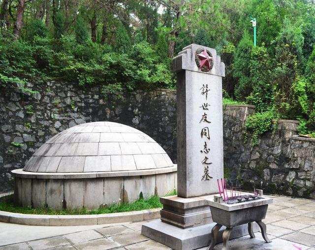 上将*世友许**当年是如何脱颖而出的？成名于红军史上最险的一战