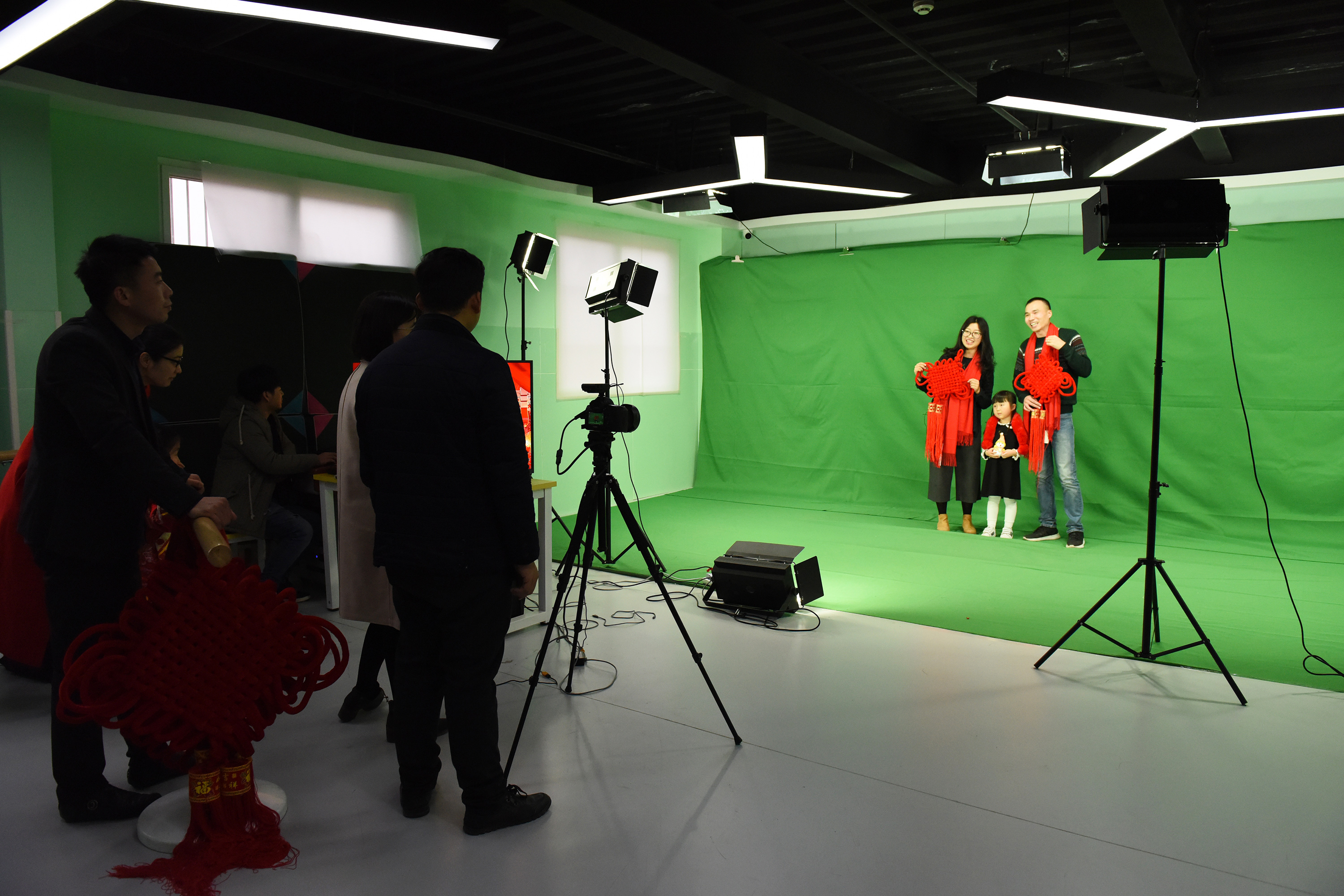 丰富多彩别开生面喜迎圣诞——贝贝亲子四周年粉丝节庆典活动记