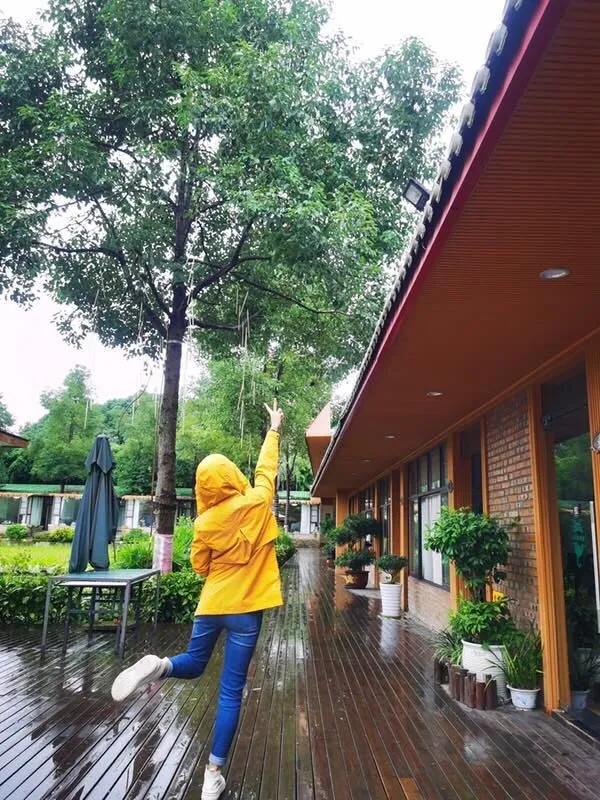 我喜欢走在路上创作背景,我喜欢走在路上伴奏