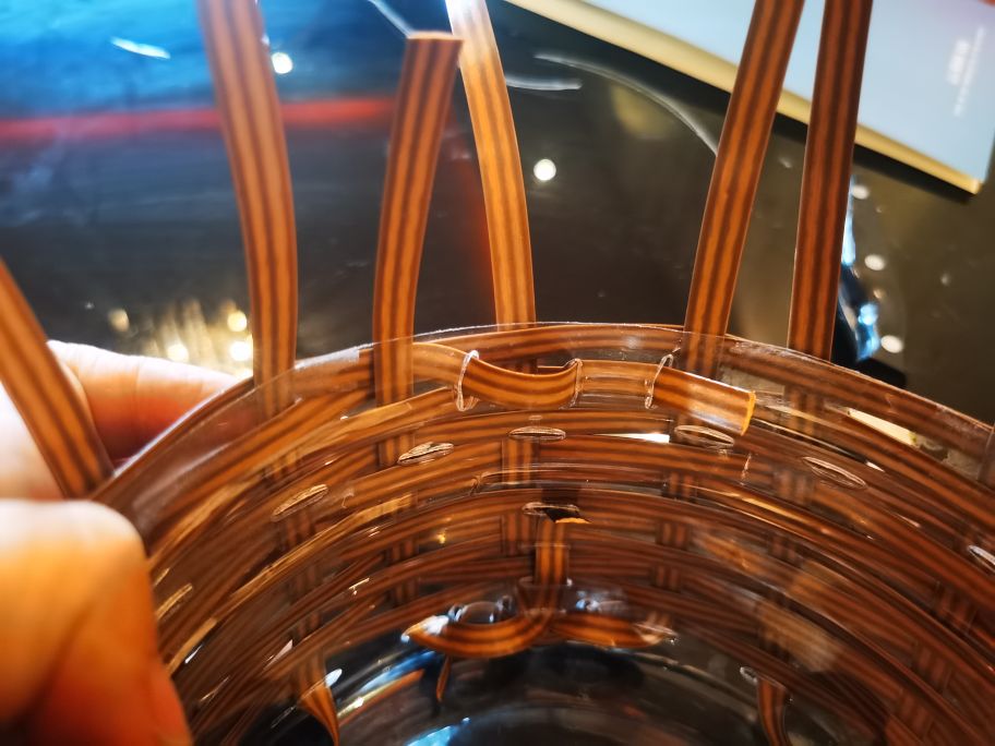 废旧塑料瓶做花盆过程,废旧塑料瓶制作花盆的视频