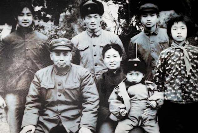 *世友许**之子许光，患癌后向医院提要求：不用进口药，不做过度治疗