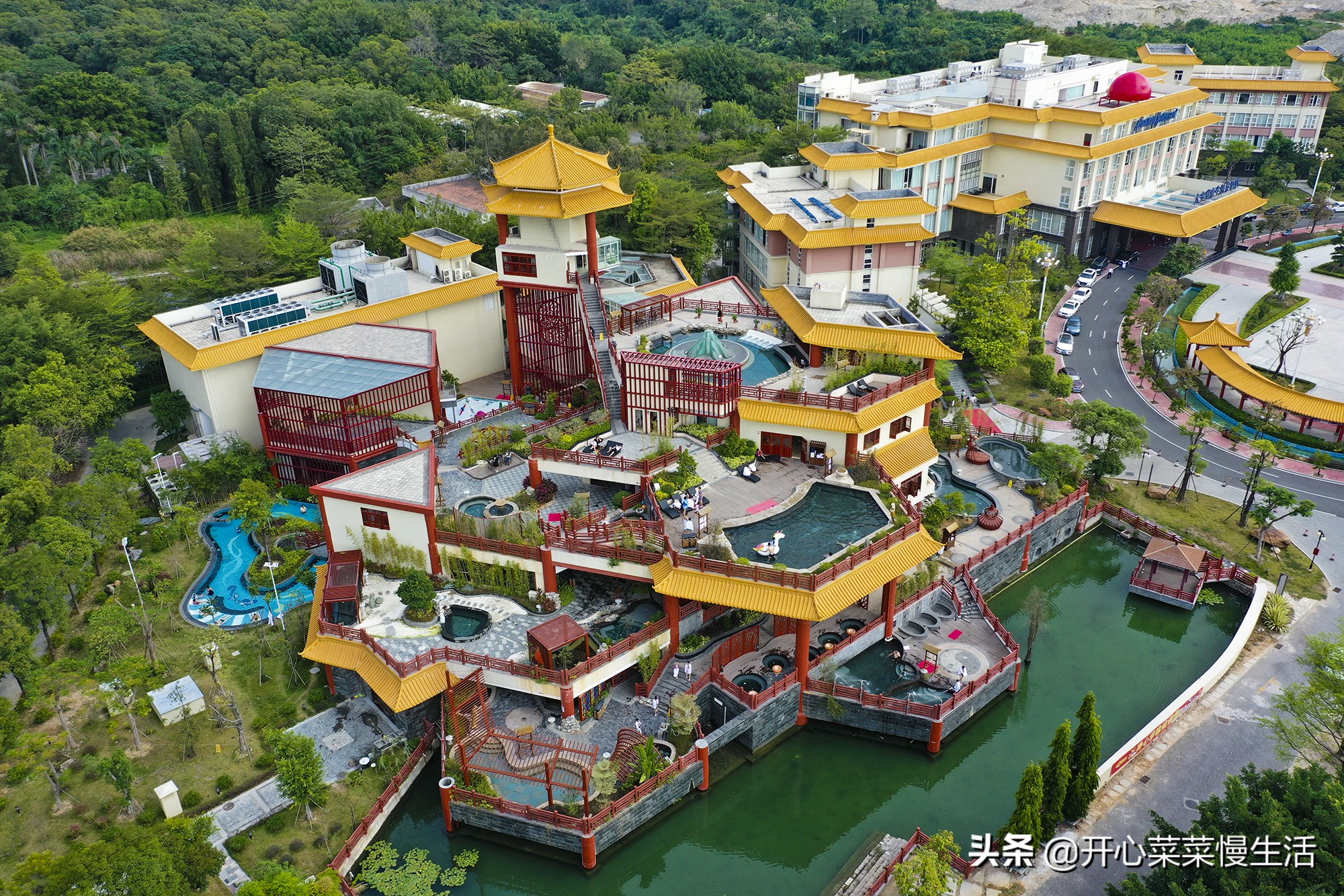 广东潮州有个温泉梯田,被人誉为蓬莱仙境,有粤东第一温泉之称