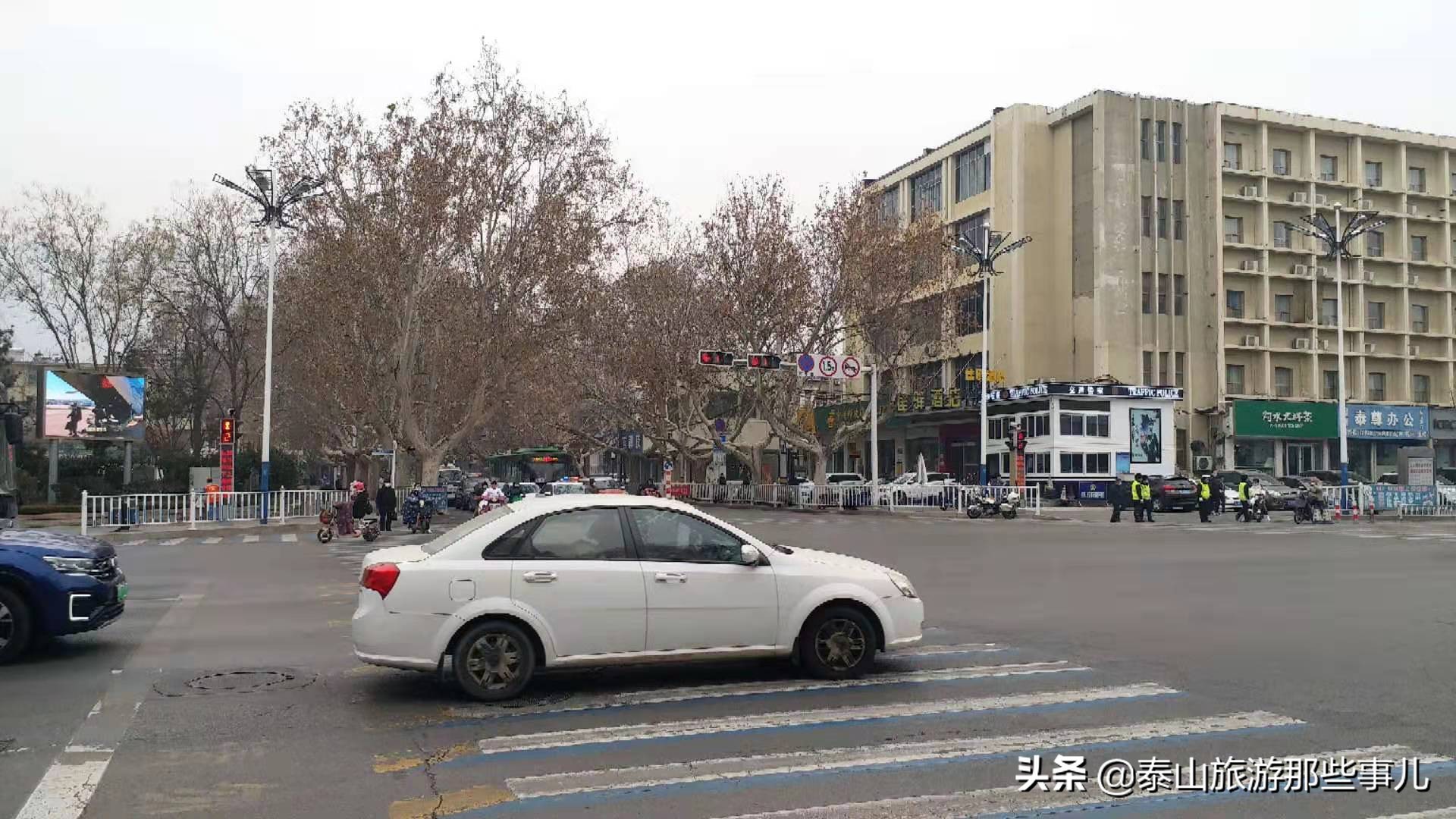 它是古*安泰**城最繁华街道之一,著名店铺众多,如今却再难觅踪影