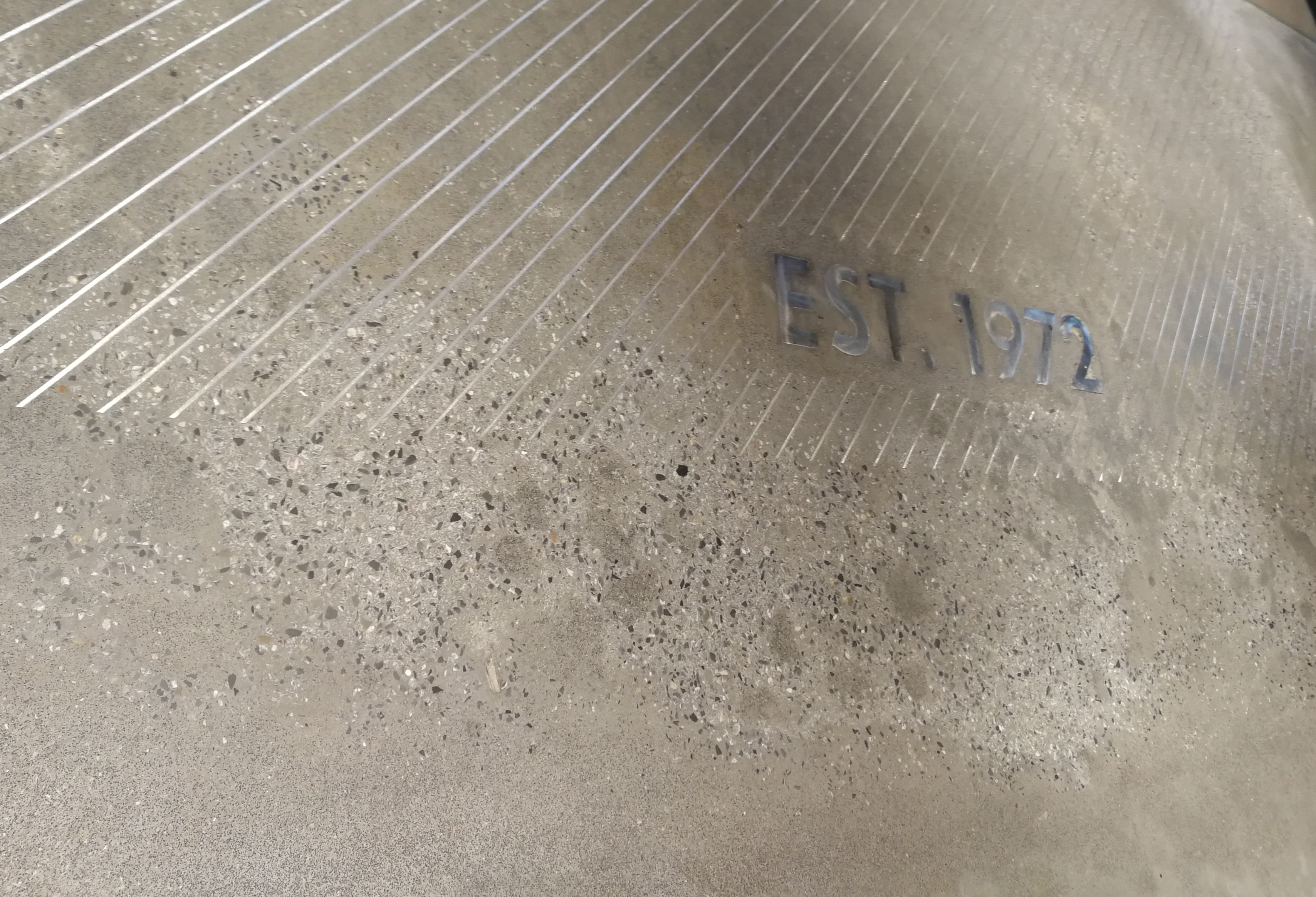 店铺工业风简装设计,工业风烧烤店铺门头设计效果图