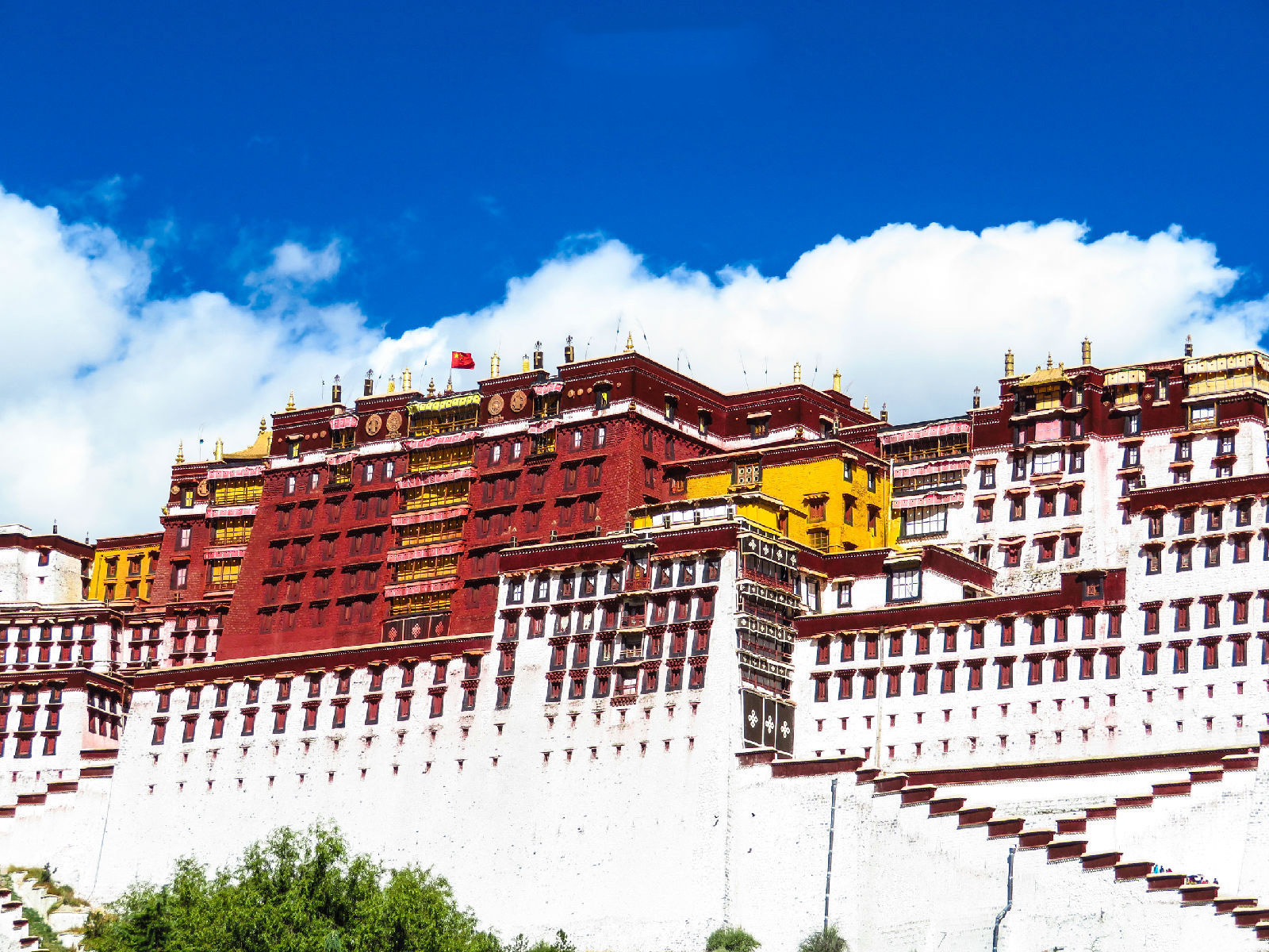 拉萨海拔多少米内地人在缺氧吗,拉萨还有高楼吗