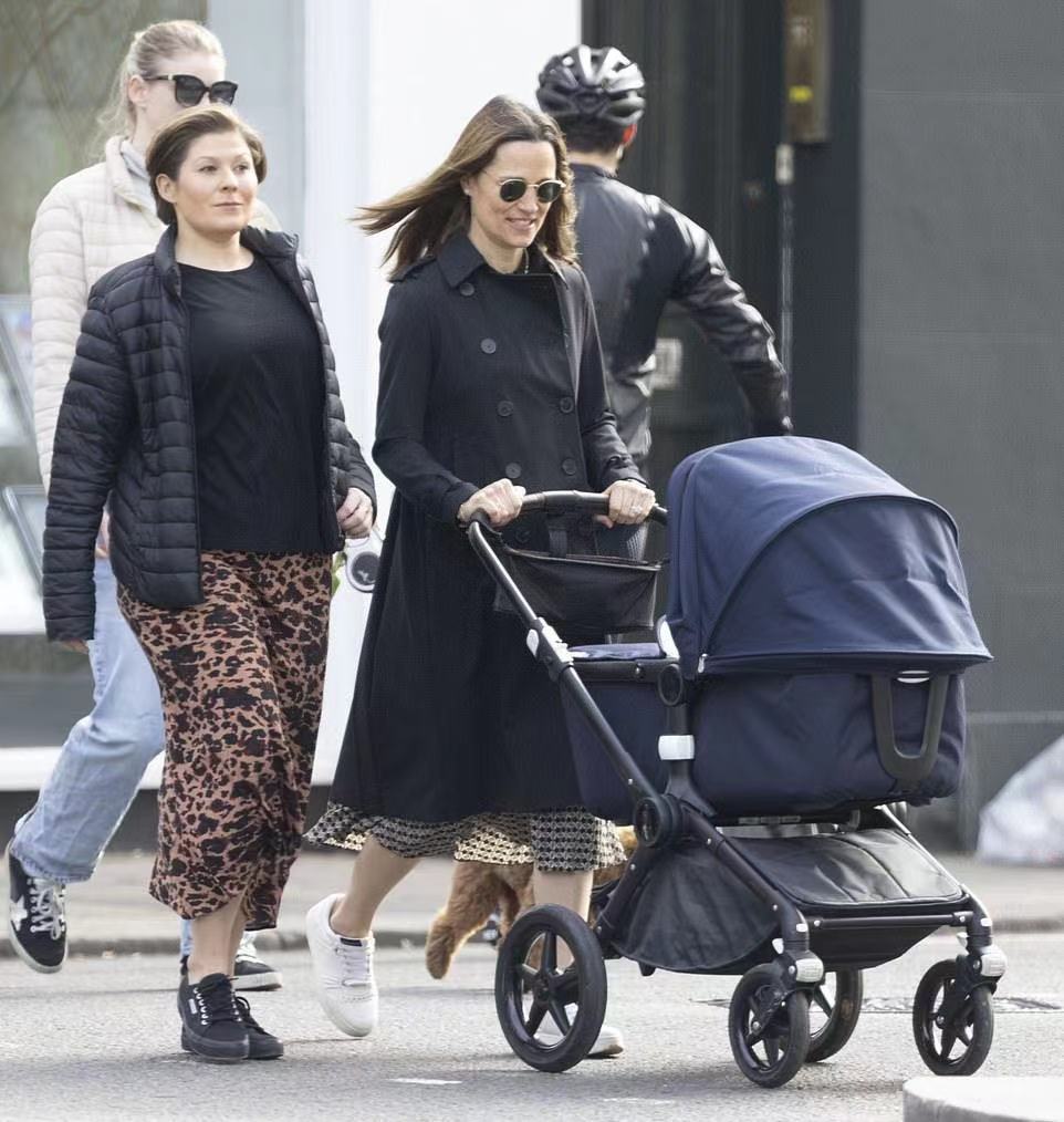 凯特妹妹鱼尾裙,凯特王妃妹妹出街