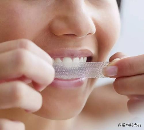 掌握五个小窍门让你有效美白牙齿,牙齿一白遮百丑