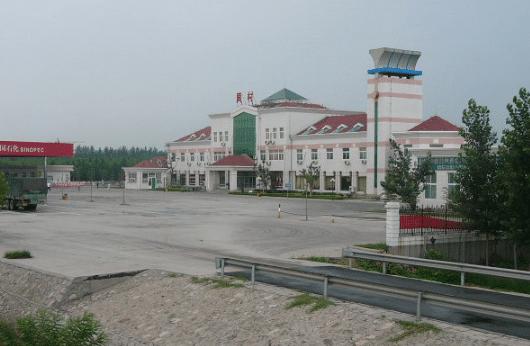 高速上堵车尿急该怎么缓解,高速路堵车尿急怎么办