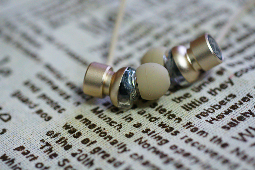 无痛感佩戴蓝牙耳机,无杂音佩戴舒服的蓝牙耳机