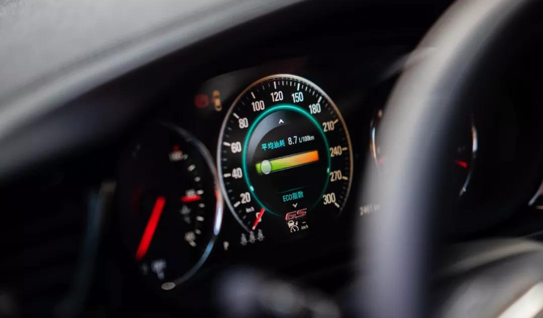 君威gs适合入手吗,小白买车速腾和君威建议买哪个