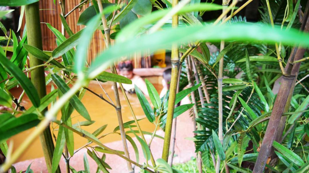 有家“咸温泉”？约你闲着就来泡